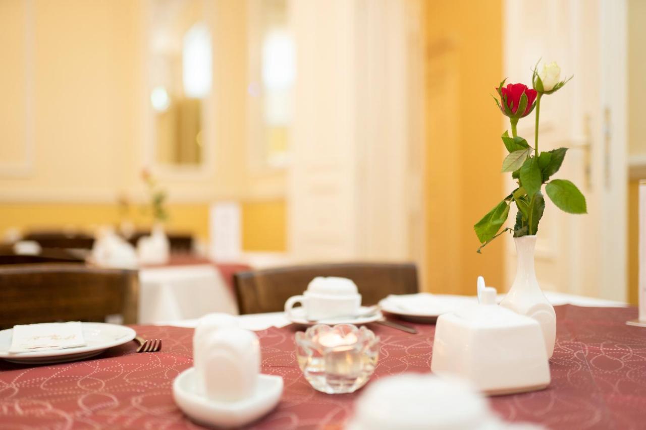 Palais Am Kleistpark Hotel Frankfurt  Bagian luar foto